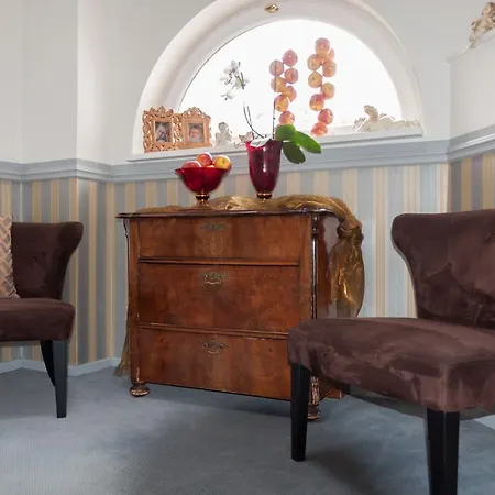 Hotel Garni Hotel Drei Lilien Wiesbaden