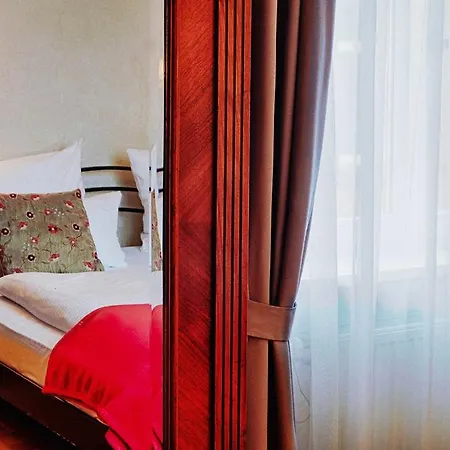 Garni Hotel Drei Lilien Hotel 3*